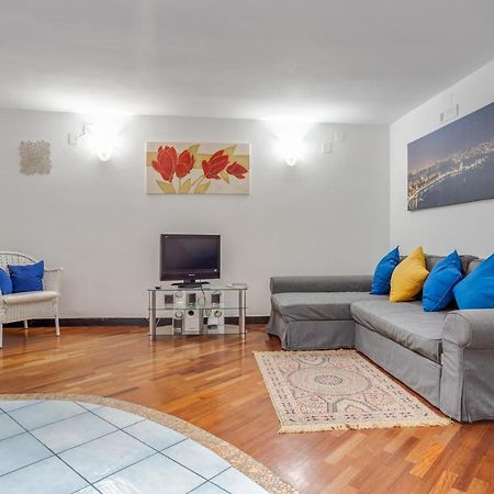 Guesthost - Casa Querida Central & Elegant Flat Νάπολη Εξωτερικό φωτογραφία